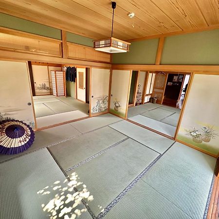 青森伝統芸能を楽しめる繭子の宿 Hacsinohe Kültér fotó
