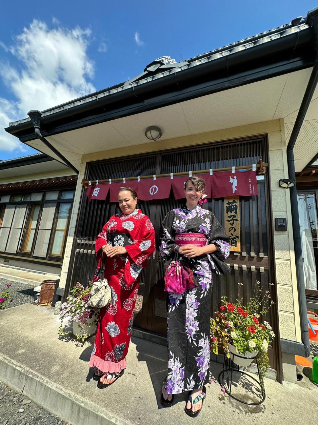 青森伝統芸能を楽しめる繭子の宿 Hacsinohe Kültér fotó