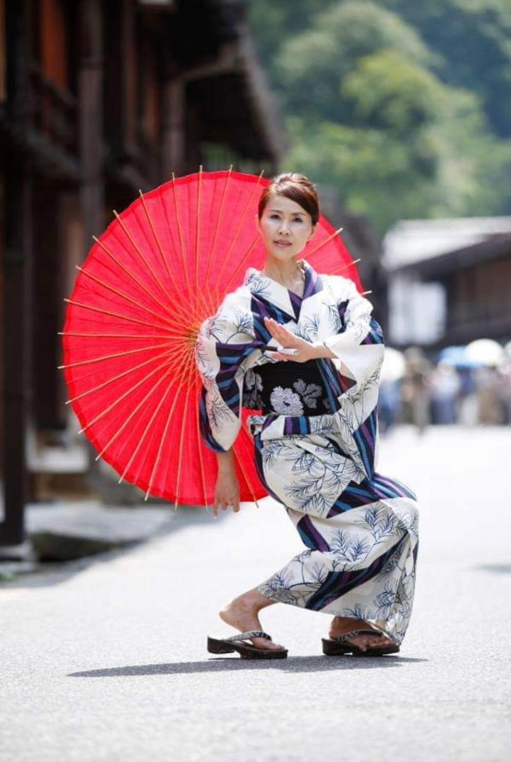 青森伝統芸能を楽しめる繭子の宿 Hacsinohe Kültér fotó